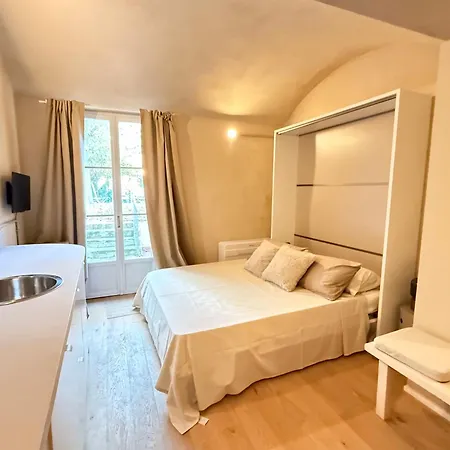 Garden Flat *